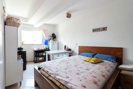 Casa à venda com 177m², 3 quartos e 6 vagasQuarto 4 / Escritório