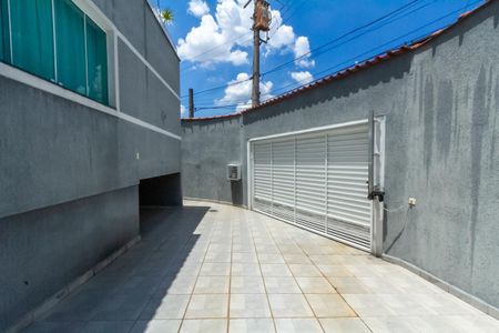 Casa à venda com 122m², 2 quartos e 3 vagas Casa à venda com 122m², 2 quartos e 3 vagasGaragem