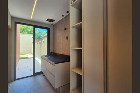 Casa de condomínio à venda com 400m², 4 quartos e 6 vagasÁrea de Serviço