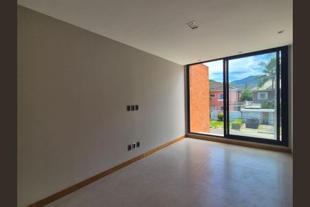 Casa de condomínio à venda com 400m², 4 quartos e 6 vagasSuíte 3