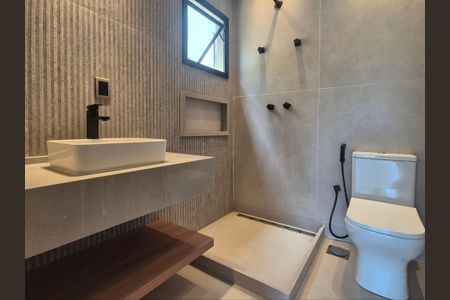 Casa de condomínio à venda com 400m², 4 quartos e 6 vagasBanheiro da Suíte 1