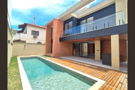 Casa de condomínio à venda com 400m², 4 quartos e 6 vagasÁrea externa