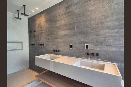 Casa de condomínio à venda com 400m², 4 quartos e 6 vagasBanheiro da Suíte 2