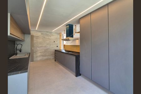 Casa de condomínio à venda com 400m², 4 quartos e 6 vagasCozinha