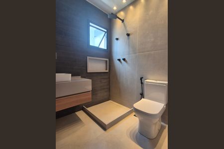 Casa de condomínio à venda com 400m², 4 quartos e 6 vagasBanheiro da Suíte 3