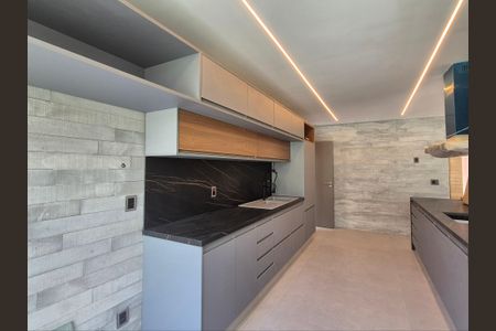 Casa de condomínio à venda com 400m², 4 quartos e 6 vagasCozinha