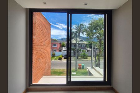 Casa de condomínio à venda com 400m², 4 quartos e 6 vagasSuíte 3