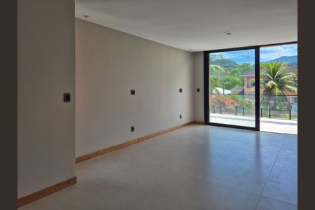 Casa de condomínio à venda com 400m², 4 quartos e 6 vagasSuíte 2