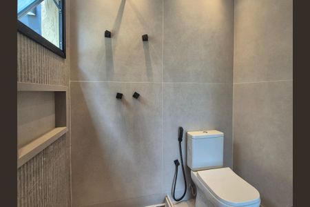 Casa de condomínio à venda com 400m², 4 quartos e 6 vagasBanheiro da Suíte 1