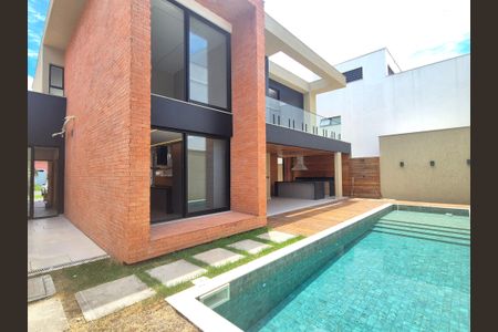 Casa de condomínio à venda com 400m², 4 quartos e 6 vagasÁrea externa