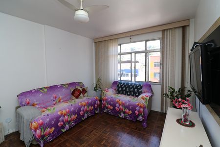 Apartamento à venda com 75m², 2 quartos e 1 vagaSala