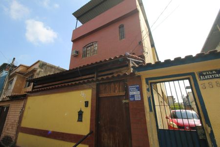 Casa à venda com 110m², 3 quartos e sem vagaFachada da casa e Placa