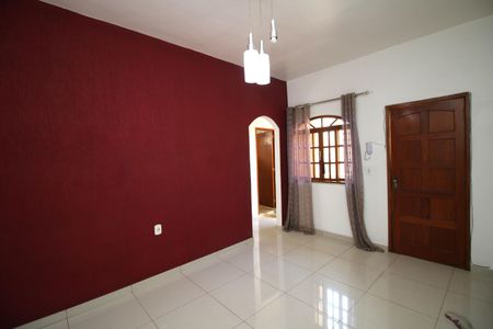 Casa à venda com 110m², 3 quartos e sem vagaSala