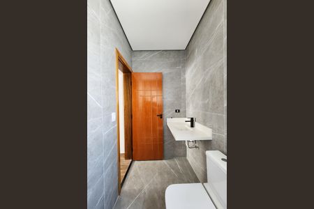 Casa à venda com 175m², 3 quartos e 4 vagasBanheiro da Suíte 1