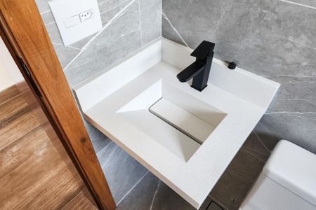 Casa à venda com 175m², 3 quartos e 4 vagasBanheiro da Suíte 2