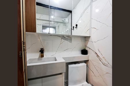 Casa à venda com 98m², 1 quarto e 2 vagas Casa à venda com 98m², 1 quarto e 2 vagasBanheiro Social