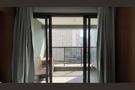 Studio para alugar com 27m², 1 quarto e sem vaga Studio para alugar com 27m², 1 quarto e sem vagaVaranda