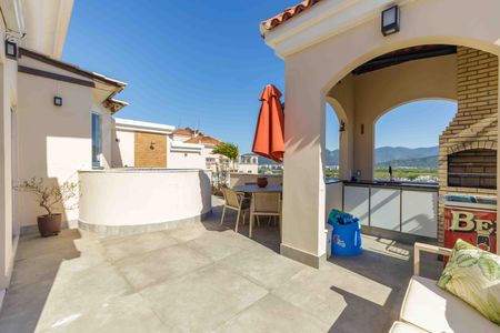 Apartamento à venda com 146m², 2 quartos e 2 vagas Apartamento à venda com 146m², 2 quartos e 2 vagasVaranda da Sala