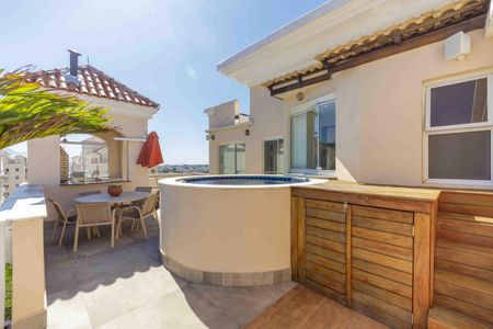 Apartamento à venda com 146m², 2 quartos e 2 vagas Apartamento à venda com 146m², 2 quartos e 2 vagasVaranda da Sala