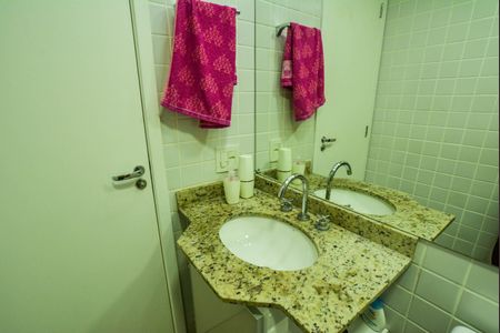 Apartamento para alugar com 74m², 3 quartos e 2 vagasBanheiro Corredor