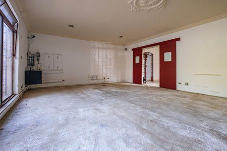 Casa à venda com 600m², 3 quartos e 10 vagasSala 1