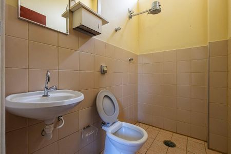 Casa à venda com 600m², 3 quartos e 10 vagasEdícula - Banheiro