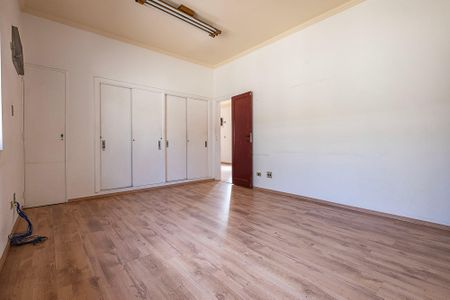 Casa à venda com 600m², 3 quartos e 10 vagasSuíte 2