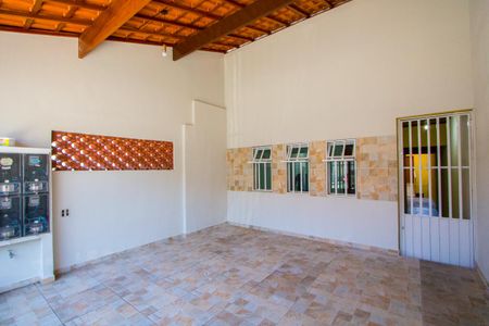Casa para alugar com 100m², 2 quartos e 1 vaga Casa para alugar com 100m², 2 quartos e 1 vagaGaragem