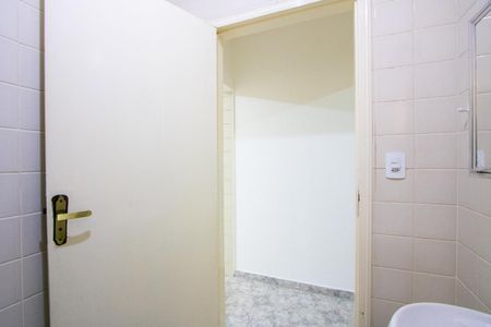 Casa para alugar com 100m², 2 quartos e 1 vaga Casa para alugar com 100m², 2 quartos e 1 vagaBanheiro