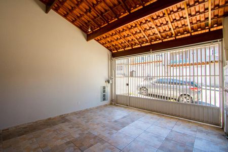 Casa para alugar com 100m², 2 quartos e 1 vaga Casa para alugar com 100m², 2 quartos e 1 vagaGaragem