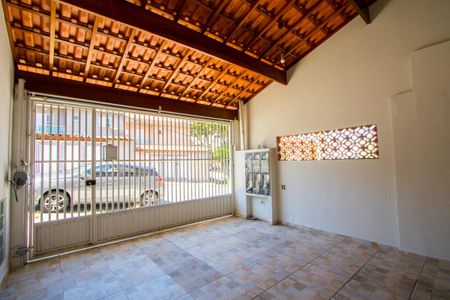 Casa para alugar com 100m², 2 quartos e 1 vaga Casa para alugar com 100m², 2 quartos e 1 vagaGaragem