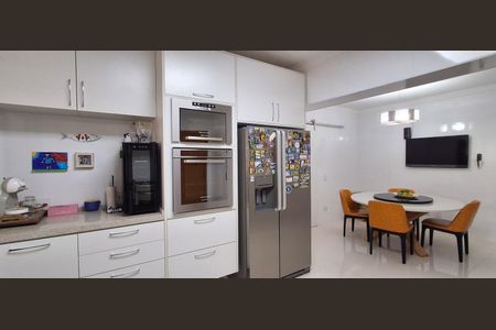 Apartamento à venda com 150m², 3 quartos e 2 vagasCozinha