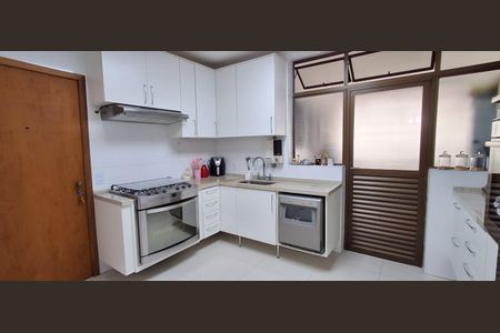 Apartamento à venda com 150m², 3 quartos e 2 vagasCozinha