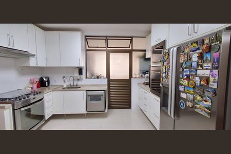Apartamento à venda com 150m², 3 quartos e 2 vagasCozinha