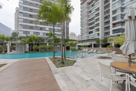 Apartamento à venda com 250m², 4 quartos e 4 vagas Apartamento à venda com 250m², 4 quartos e 4 vagasPiscina