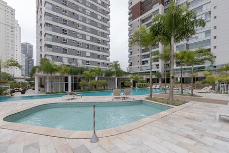 Apartamento à venda com 250m², 4 quartos e 4 vagas Apartamento à venda com 250m², 4 quartos e 4 vagasPiscina