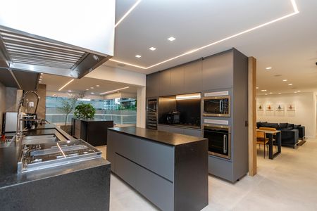 Apartamento à venda com 250m², 4 quartos e 4 vagas Apartamento à venda com 250m², 4 quartos e 4 vagasCozinha