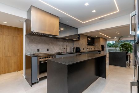 Apartamento à venda com 250m², 4 quartos e 4 vagas Apartamento à venda com 250m², 4 quartos e 4 vagasCozinha