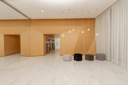 Apartamento à venda com 250m², 4 quartos e 4 vagas Apartamento à venda com 250m², 4 quartos e 4 vagasHall de Entrada