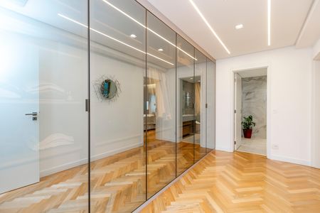Apartamento à venda com 250m², 4 quartos e 4 vagas Apartamento à venda com 250m², 4 quartos e 4 vagasCloset da Suíte 1