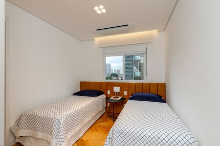 Apartamento à venda com 250m², 4 quartos e 4 vagas Apartamento à venda com 250m², 4 quartos e 4 vagasSuíte 2