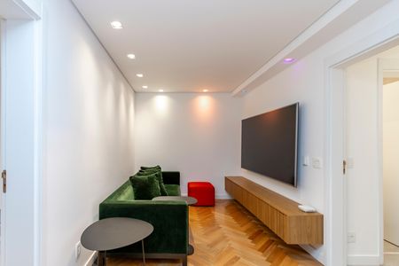 Apartamento à venda com 250m², 4 quartos e 4 vagas Apartamento à venda com 250m², 4 quartos e 4 vagasSala de TV