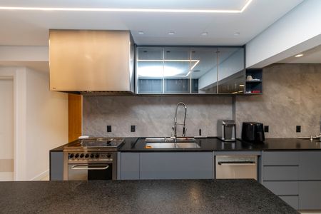Apartamento à venda com 250m², 4 quartos e 4 vagas Apartamento à venda com 250m², 4 quartos e 4 vagasCozinha