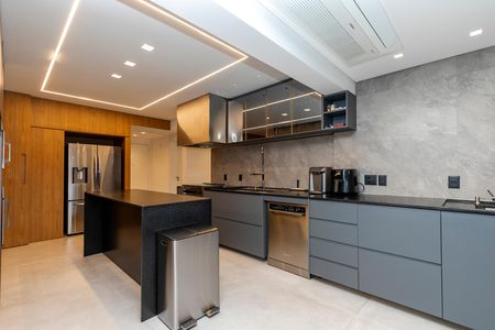 Apartamento à venda com 250m², 4 quartos e 4 vagas Apartamento à venda com 250m², 4 quartos e 4 vagasCozinha