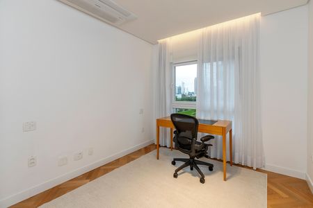 Apartamento à venda com 250m², 4 quartos e 4 vagas Apartamento à venda com 250m², 4 quartos e 4 vagasSuíte 3