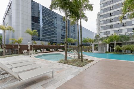 Apartamento à venda com 250m², 4 quartos e 4 vagas Apartamento à venda com 250m², 4 quartos e 4 vagasPiscina