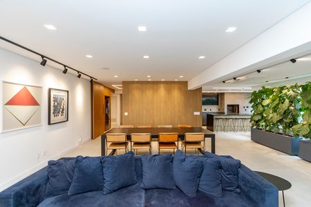 Apartamento à venda com 250m², 4 quartos e 4 vagas Apartamento à venda com 250m², 4 quartos e 4 vagasSala