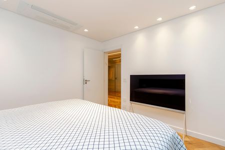 Apartamento à venda com 250m², 4 quartos e 4 vagas Apartamento à venda com 250m², 4 quartos e 4 vagasSuíte 1