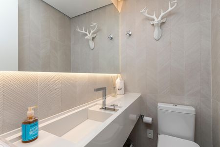 Apartamento à venda com 250m², 4 quartos e 4 vagas Apartamento à venda com 250m², 4 quartos e 4 vagasLavabo