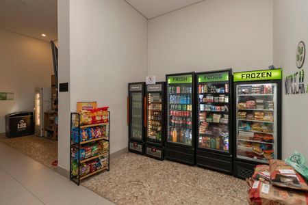 Apartamento à venda com 250m², 4 quartos e 4 vagas Apartamento à venda com 250m², 4 quartos e 4 vagasMini Mercado